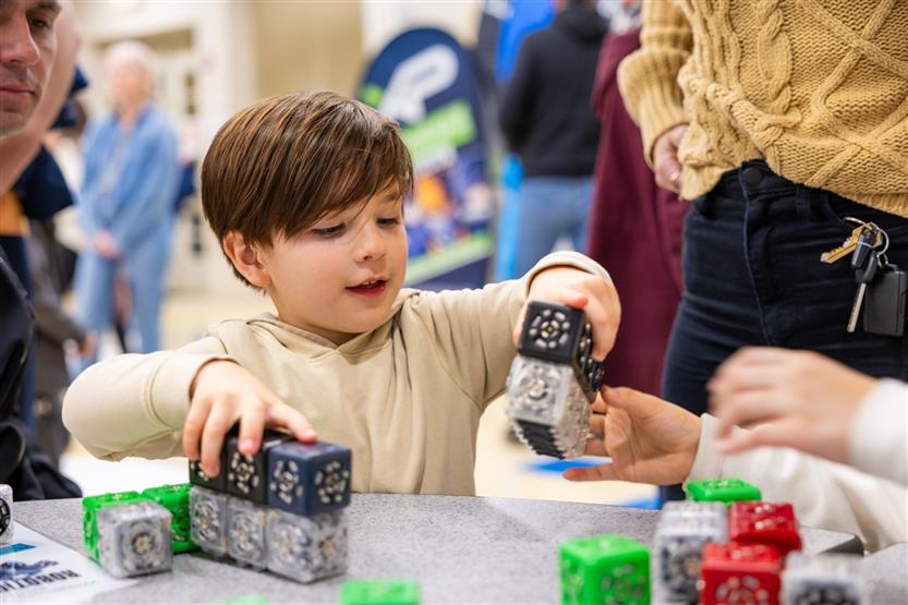 Students and families enjoy STREAM Night